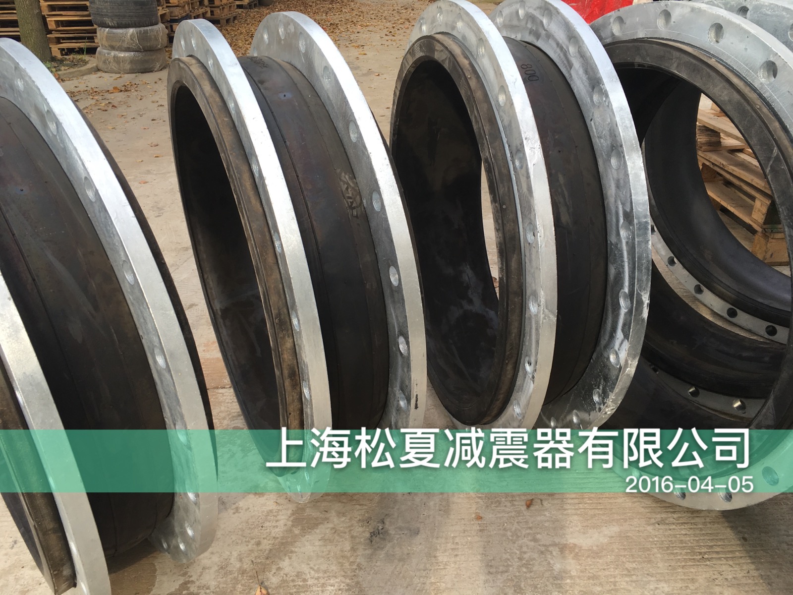 天津世博会世博轴选用天狮牌可曲挠橡胶接头